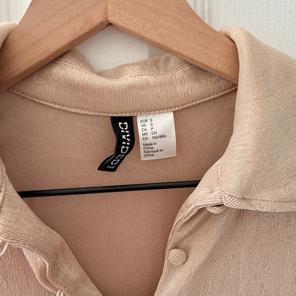 H&M Beige Button-Down Shirt - Picture 2 of 3